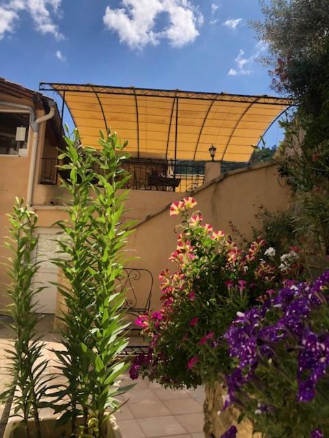 Hotel L'Oustau De La Font Reilhanette Εξωτερικό φωτογραφία