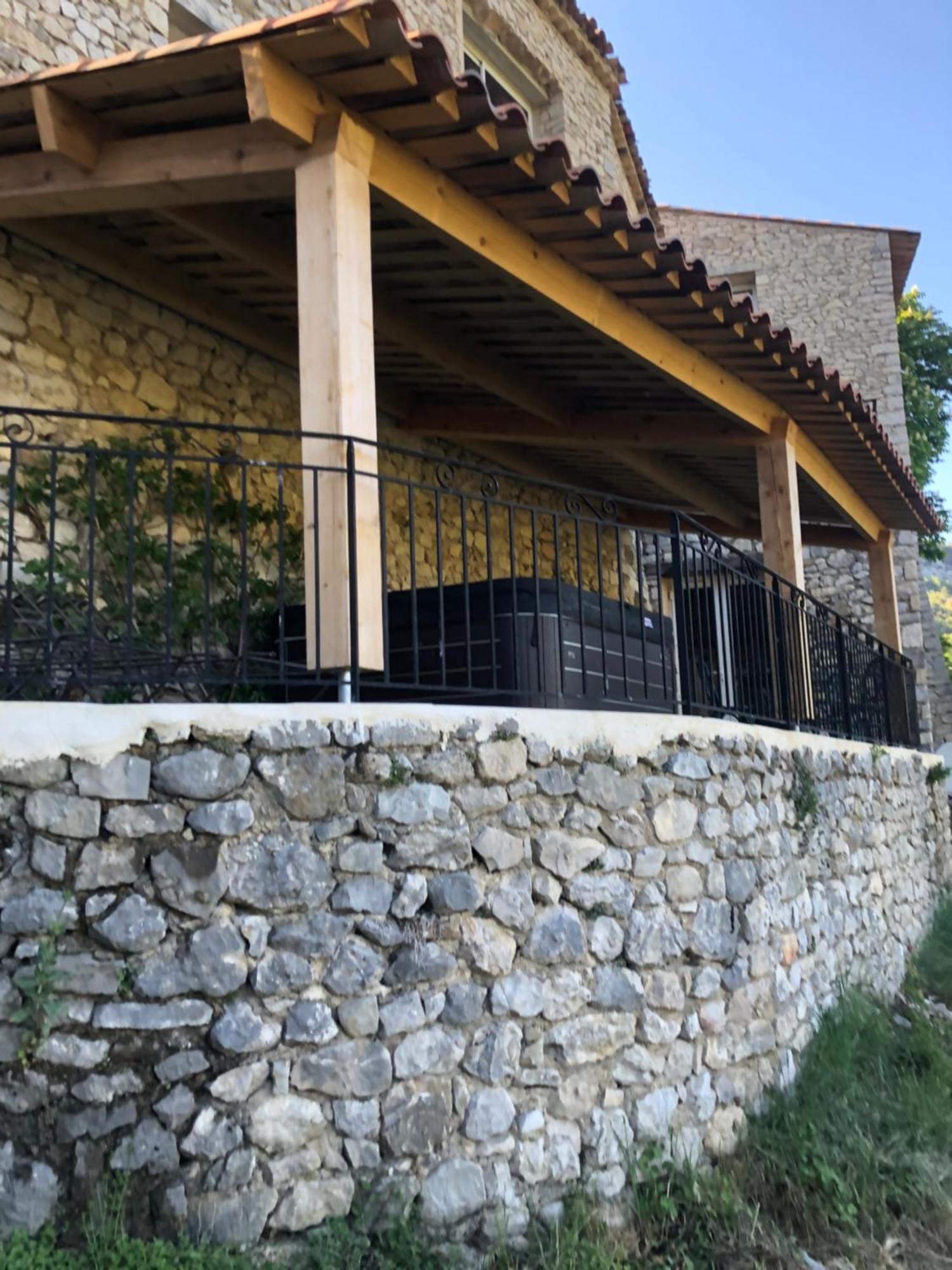 Hotel L'Oustau De La Font Reilhanette Εξωτερικό φωτογραφία