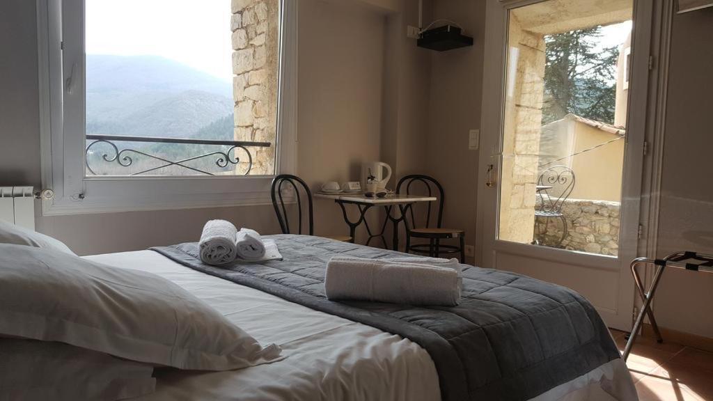 Hotel L'Oustau De La Font Reilhanette Δωμάτιο φωτογραφία